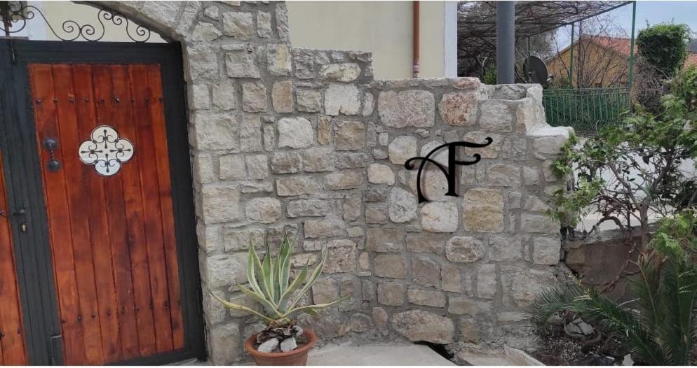 فيلا Stone House In Buljarica Petrovac المظهر الخارجي الصورة