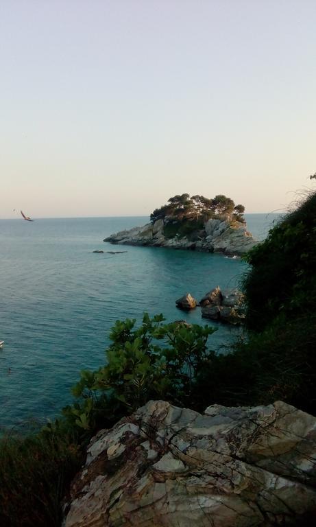 فيلا Stone House In Buljarica Petrovac المظهر الخارجي الصورة