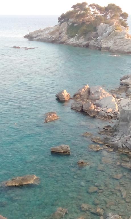 فيلا Stone House In Buljarica Petrovac المظهر الخارجي الصورة